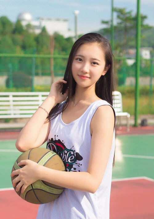 《福布斯》：巴西女足在奥运会小组赛中与西班牙队激战，巴西女足 奥运会